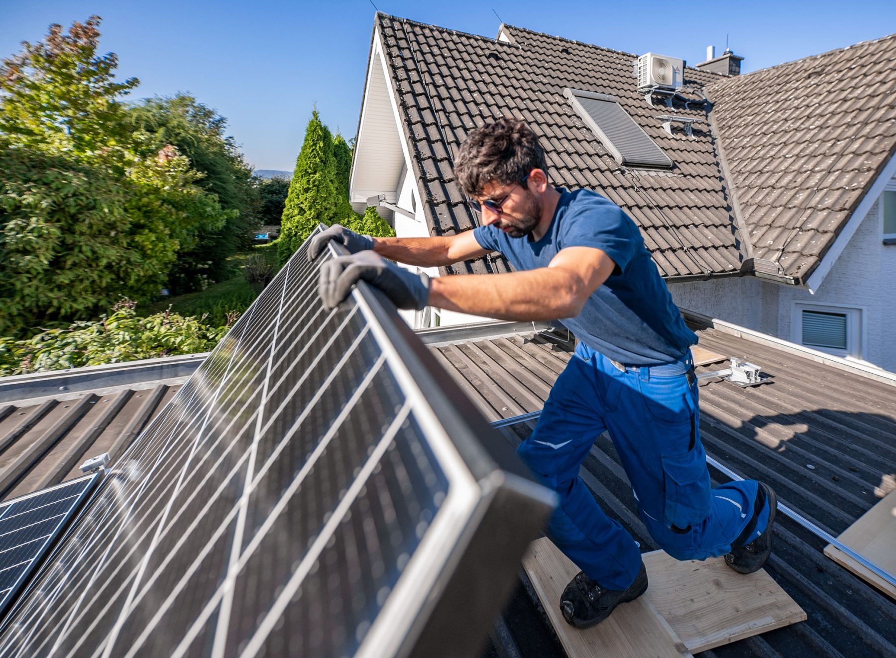 Montage einer Photovoltaik-Anlage