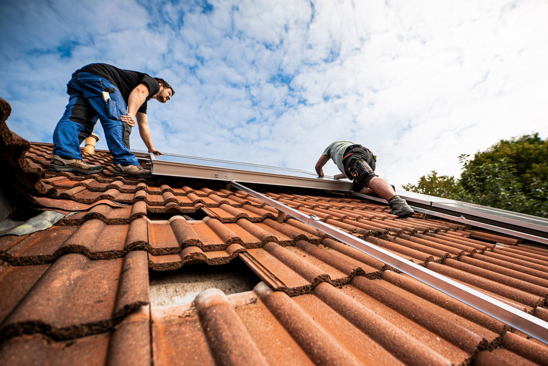 Anbringung einer Solarthermieanlage auf dem Dach