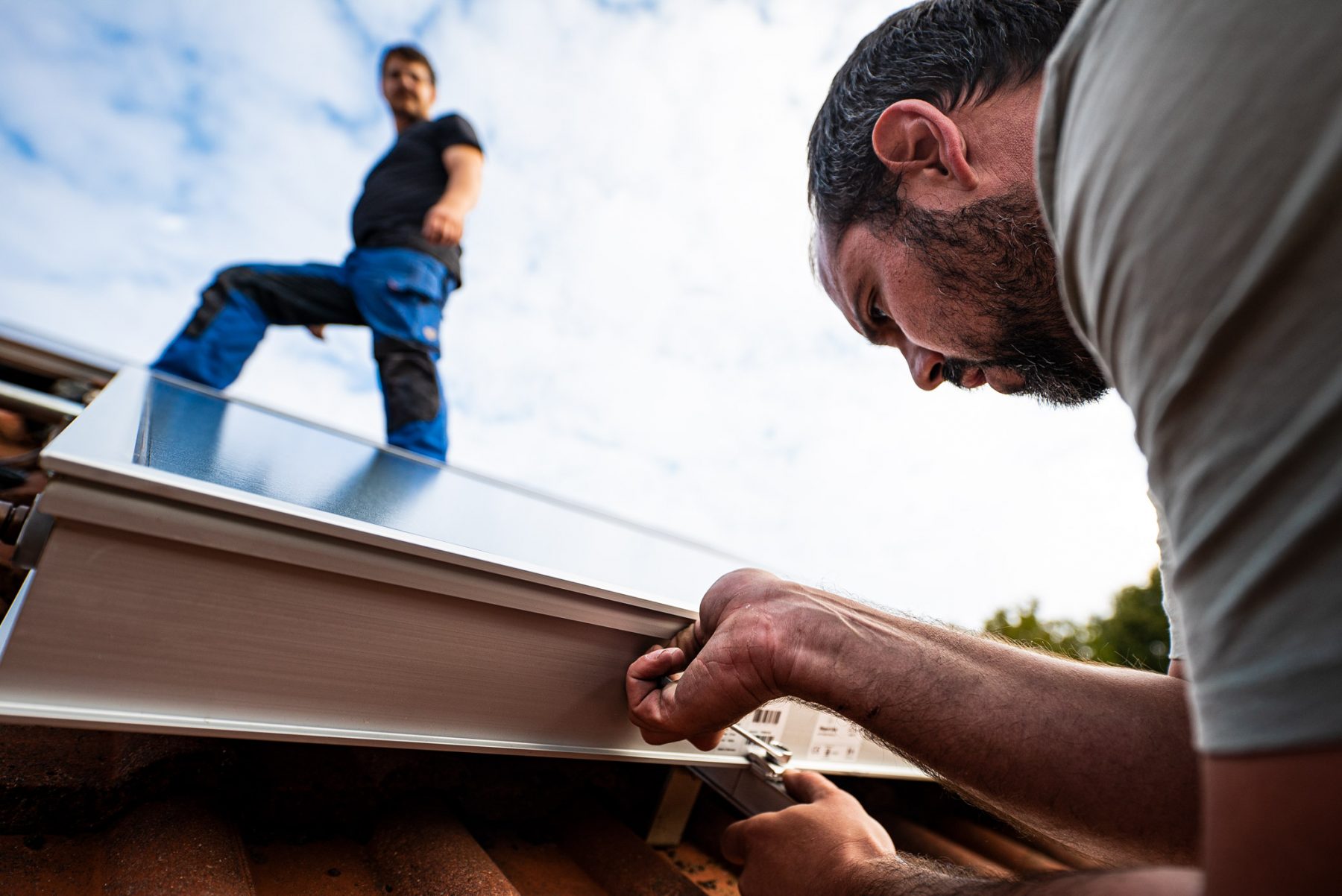 Anbringung einer Solarthermieanlage auf dem Dach